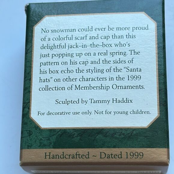 Vintage 1999 new in box Hallmark Snowy Surprise miniature keepsake ornament - Picture 2 of 5